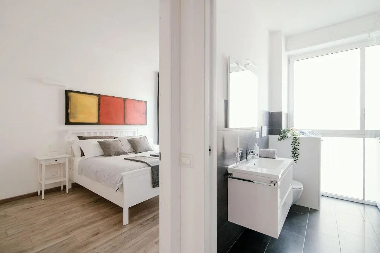 Mark\'S Gallery Apartment By Myhomeincomo location