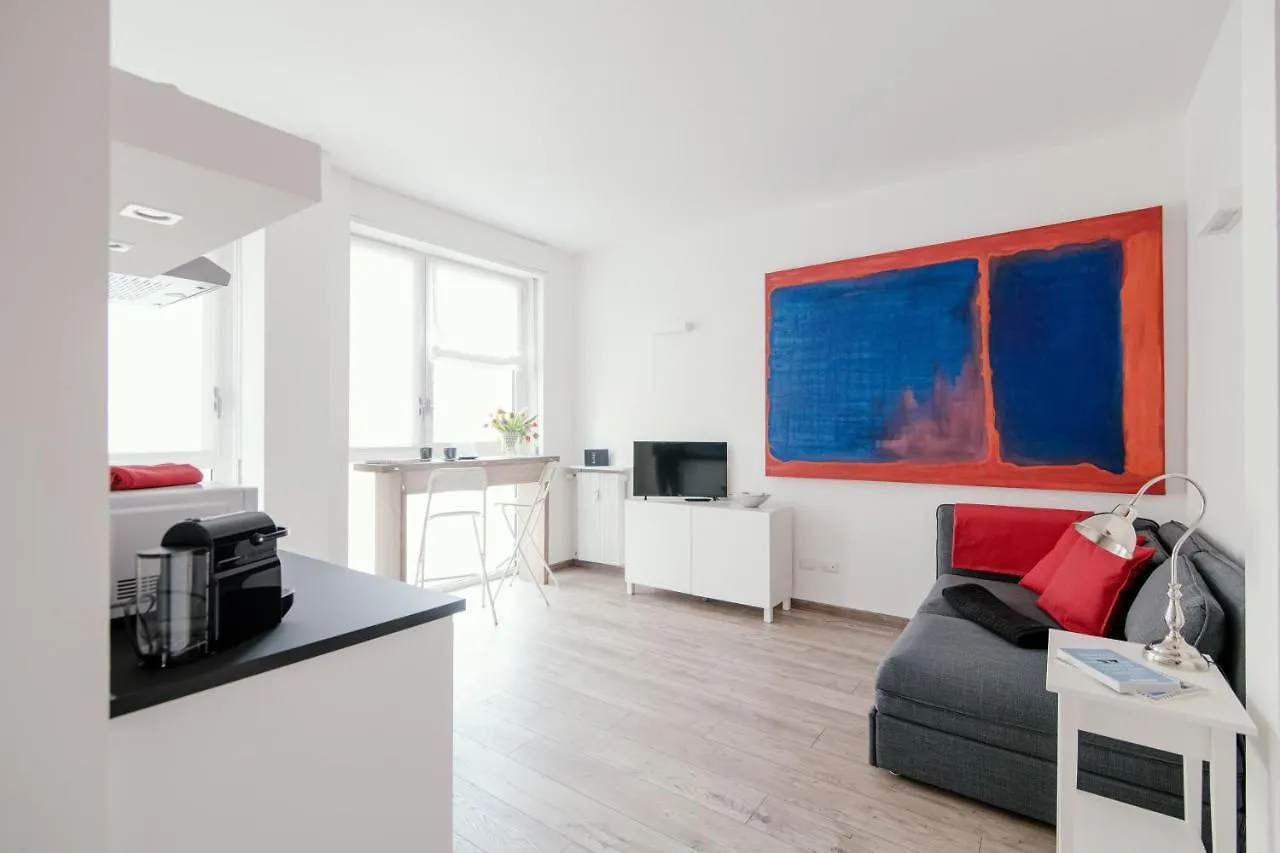 Mark'S Gallery Apartment By Myhomeinקומו